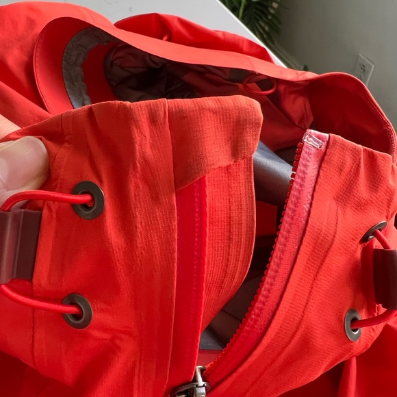 REI Goretex Jacket - Picture 6 of 9